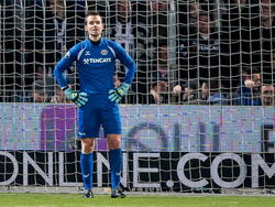 Bram Castro staat er beduusd bij als Heracles Almelo binnen vijf minuten een 0-1 voorsprong weggeeft tegen FC Dordrecht. Everon Pisas en Joris van Overeem scoren, waardoor het opeens 2-1 staat. (04-04-2015)