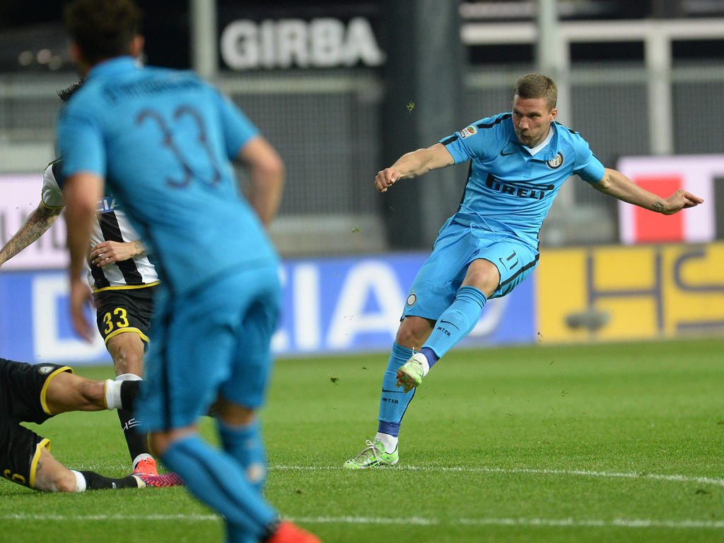Lukas Podolski (r.) wechselt zu Galatasaray Lukas Podolski (r.) wechselt zu Galatasaray