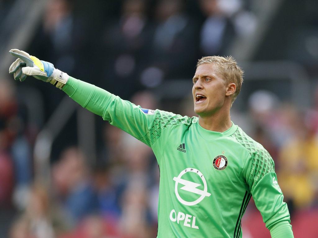 Pär Hansson schreeuwt aanwijzingen naar zijn ploeggenoten van Feyenoord. (31-07-2016)