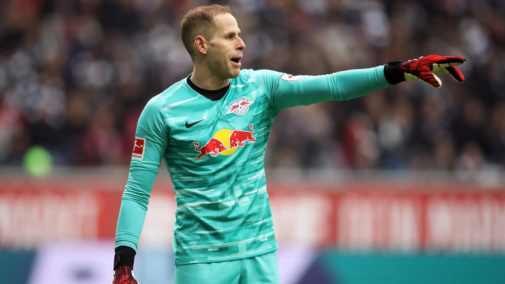 Péter Gulácsi hütet das Tor von RB Leipzig