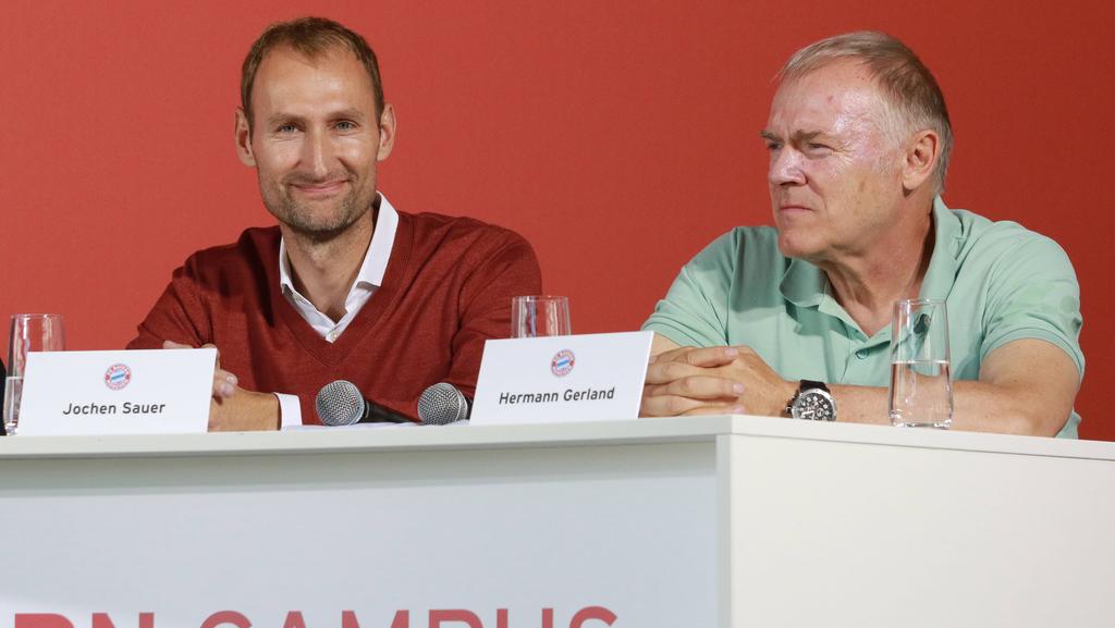 Jochen Sauer (l.) verlängert beim FC Bayern