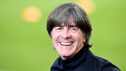 Joachim Löw beobachtet wieder vor Ort im Stadion