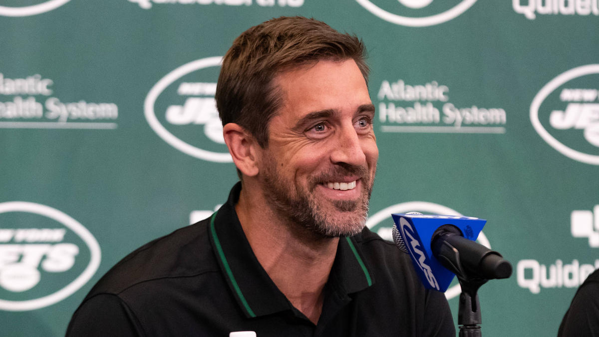 Anti-vaxxer Aaron Rodgers' spectacular fall from grace happened in record  time, Green Bay Packers