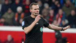 Referee Robin Braun sprach die erste VAR-Durchsage der Bundesliga-Historie