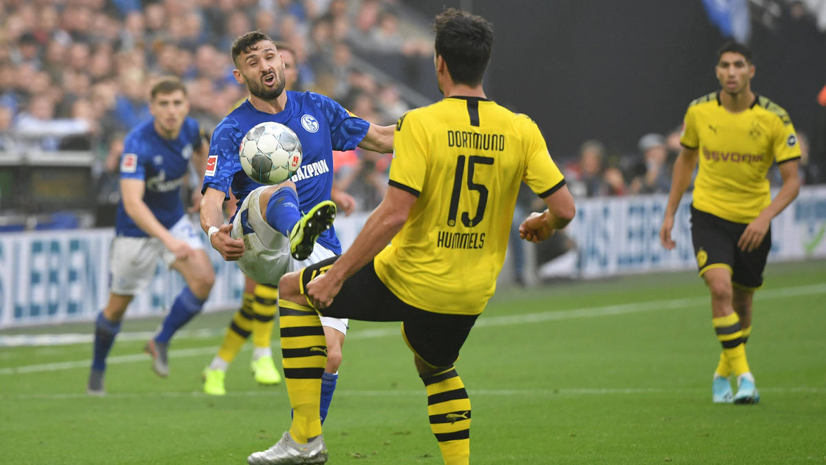 Samstag treffen der BVB und der FC Schalke aufeinander Samstag treffen der BVB und der FC Schalke aufeinander