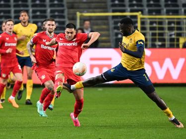 Steht kurz vor einem Wechsel zu Bayer Leverkusen: Victor Boniface (r.)