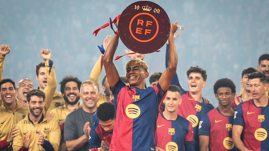 Lamine Yamal wird sich wohl lange an den FC Barcelona binden Lamine Yamal wird sich wohl lange an den FC Barcelona binden