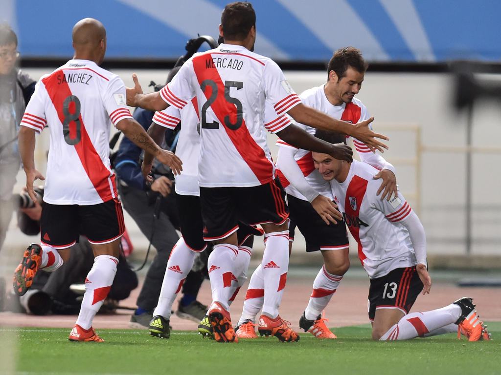 Lucas Alario marcó el único tanto de cabeza. (Foto: Getty)