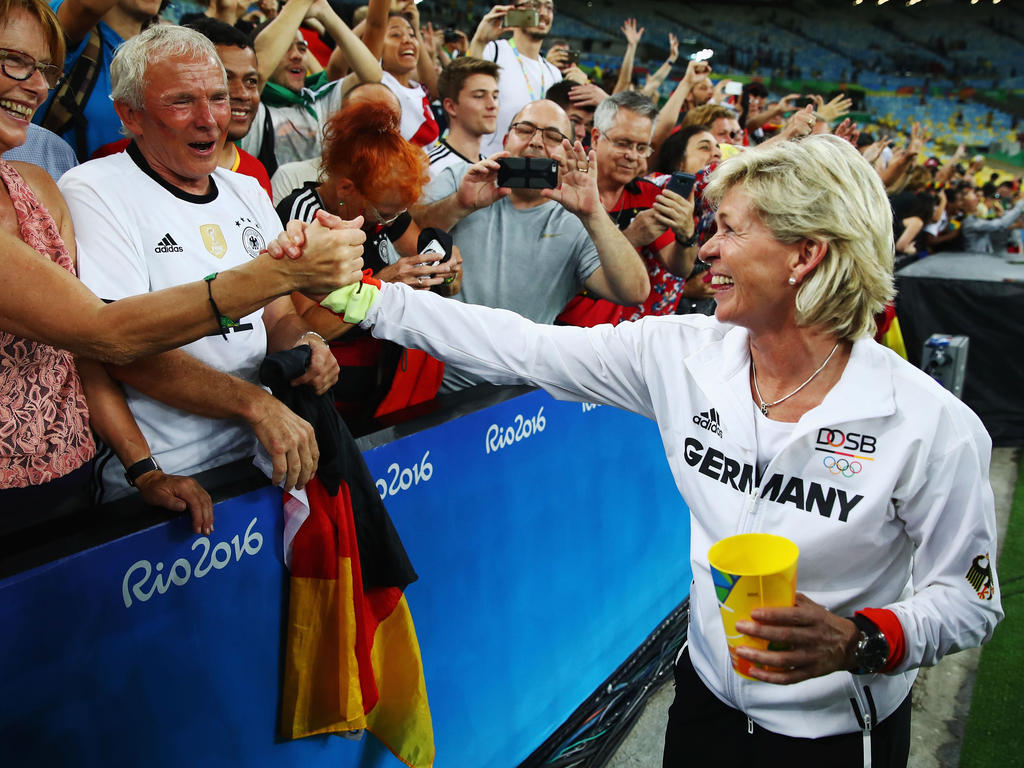 Silvia Neid traut sich das Traineramt bei einem Männer-Bundesligisten zu Silvia Neid traut sich das Traineramt bei einem Männer-Bundesligisten zu