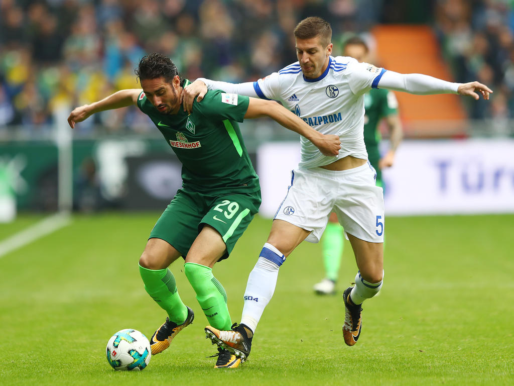 Ishak Belfodil (l.) ist für Werder Bremen noch ohne Treffer