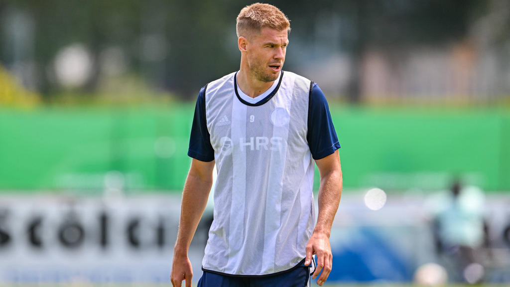Simon Terodde bereitet sich mit dem FC Schalke 04 auf die Bundesliga-Saison vor Simon Terodde bereitet sich mit dem FC Schalke 04 auf die Bundesliga-Saison vor