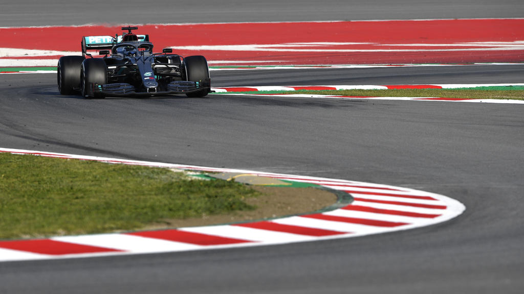 Formel 1 Wintertests In Barcelona Mercedes Verblufft Mit