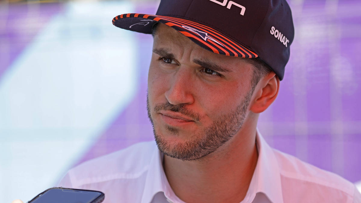 Das Cockpit von Daniel Abt (Foto) wird von DTM-Meister Rast übernommen Das Cockpit von Daniel Abt (Foto) wird von DTM-Meister Rast übernommen