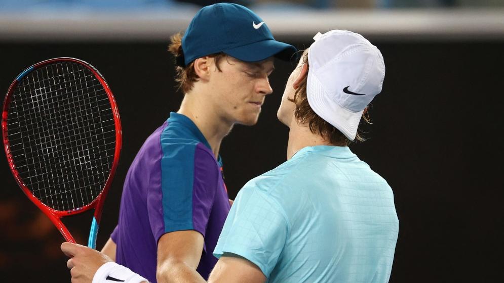 Tennis Australian Open Shapovalov Ringt Sinner In Der Nachtschicht Nieder