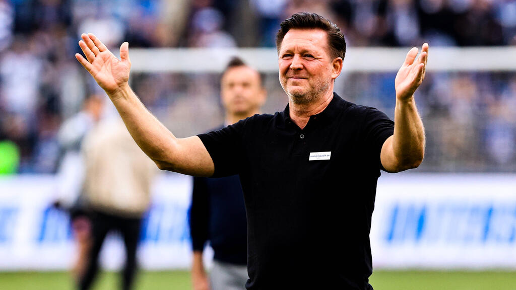 Christian Titz wird intensiv mit dem FC Schalke 04 in Verbindung gebracht Christian Titz wird intensiv mit dem FC Schalke 04 in Verbindung gebracht