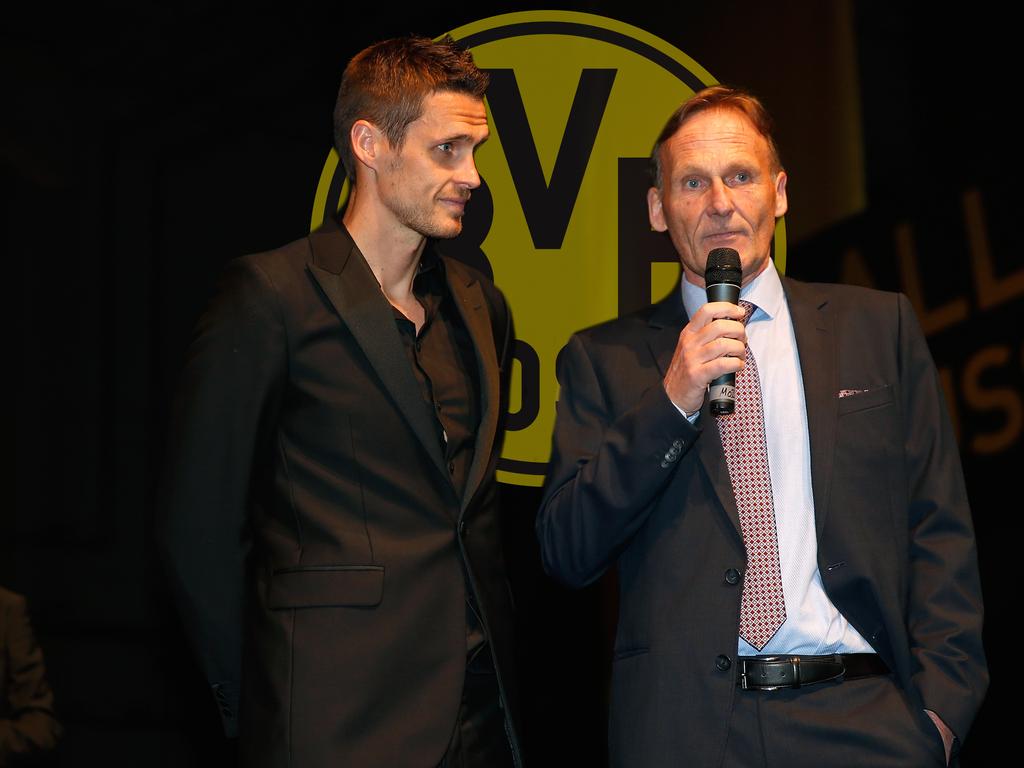 Sebastian Kehl (li.) wurde offiziell vorgestellt Sebastian Kehl (li.) wurde offiziell vorgestellt