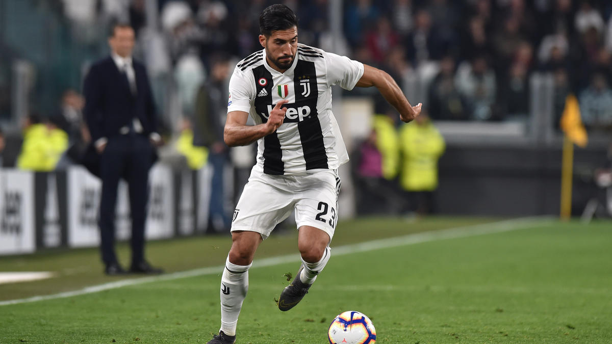 Emre Can steht angeblich beim BVB und dem FC Bayern auf der Liste Emre Can steht angeblich beim BVB und dem FC Bayern auf der Liste