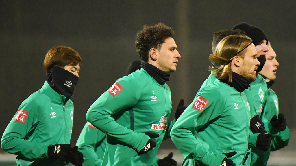 Die Mannschaft des SV Werder Bremen beim Trainingsauftakt