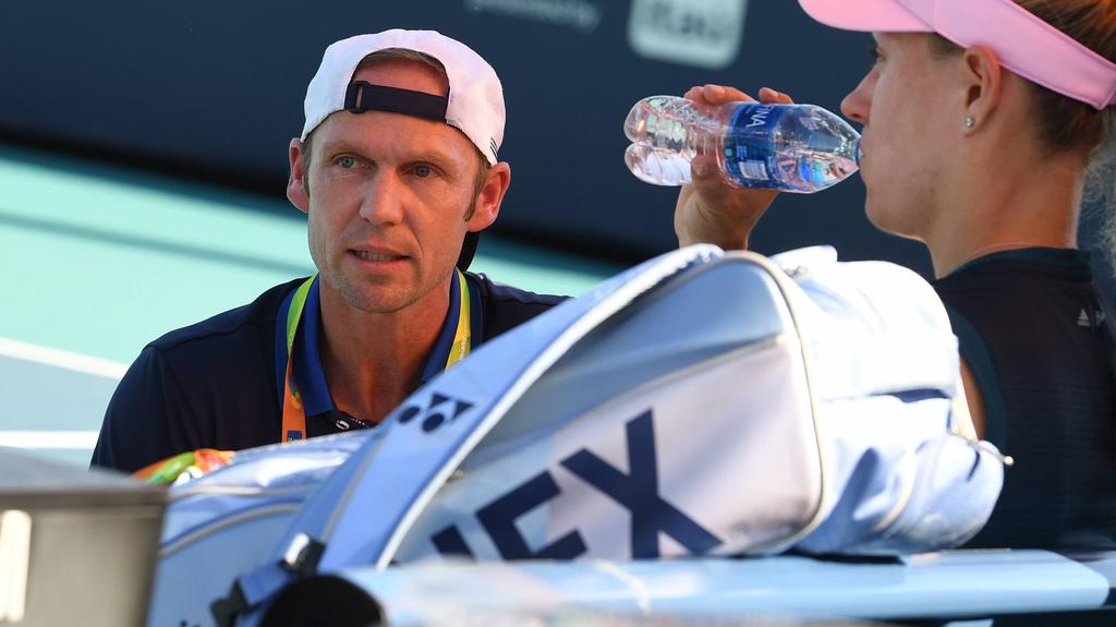 Rainer Schüttler führt das deutsche Fed-Cup-Team an Rainer Schüttler führt das deutsche Fed-Cup-Team an