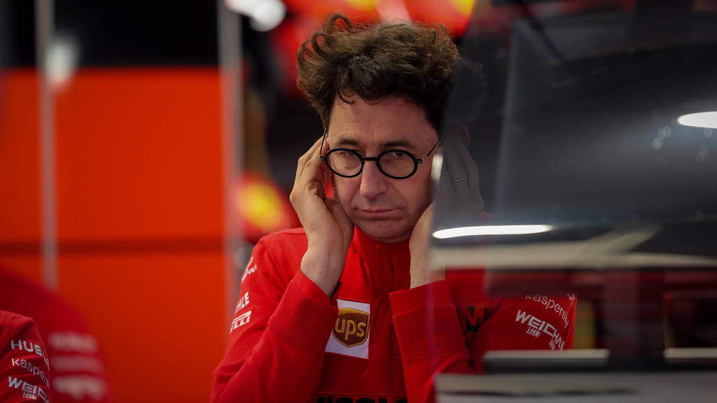 Zu langsam! Der Ferrari SF1000 hängt so sehr zurück, dass Binotto den Saisonstart abschreibt Zu langsam! Der Ferrari SF1000 hängt so sehr zurück, dass Binotto den Saisonstart abschreibt
