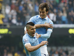 David Silva y Agüero celebran un gol con desbordada alegría. (Foto: Proshots)