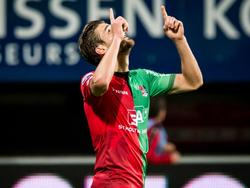 Christian Santos speelt een sterke wedstrijd tegen Heerenveen en schiet NEC op een 1-0 voorsprong in De Goffert. (18-09-2015)