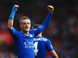 Am 17. Oktober 2015 egalisiert Leicester City einen 2:0-Rückstand gegen Southampton dank eines Doppelchlags von Jamie Vardy. Den zweiten Treffer zelebriert der Angreifer hier.