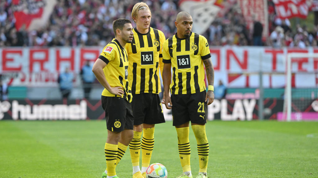 Raphael Guerreiro (l.) will wohl beim BVB bleiben Raphael Guerreiro (l.) will wohl beim BVB bleiben
