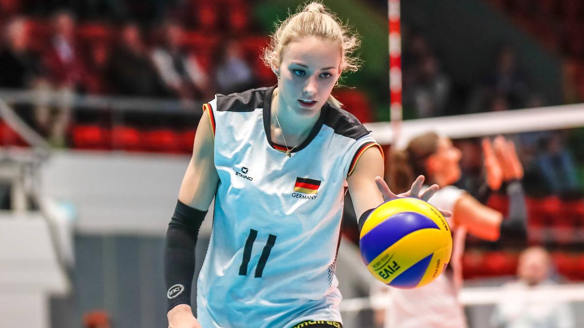 Louisa Lippmann versucht ihr Glück im Sand Louisa Lippmann versucht ihr Glück im Sand