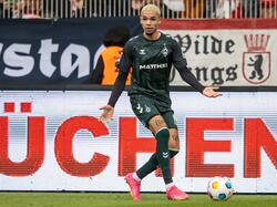 Der Stürmer verlängerte beim Bundesligisten SV Werder Bremen