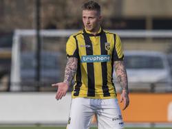 Alexander Büttner maakt bij Jong Vitesse speelminuten tegen VV Una. (28-01-2017)