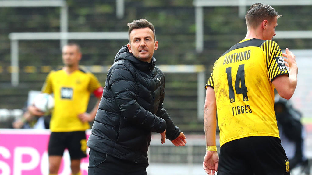 Enrico Maaßen trainiert seit Sommer 2020 die U23 des BVB