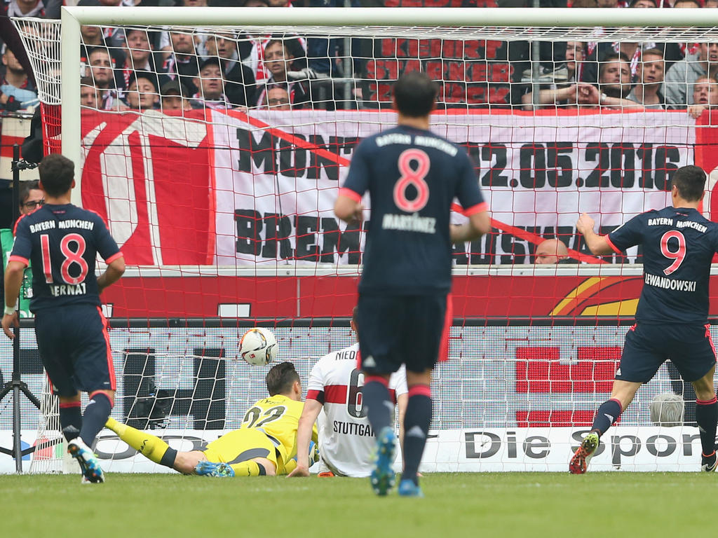 Georg Niedermeier sorgt für das sechste Eigentor des VfB