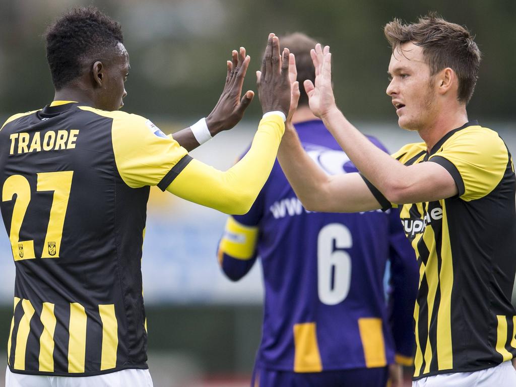 Bertrand Traoré (L.) en Joshua McEachran (R.) van Vitesse tijdens de wedstrijd Vitesse - VVSB. (23-09-2014).