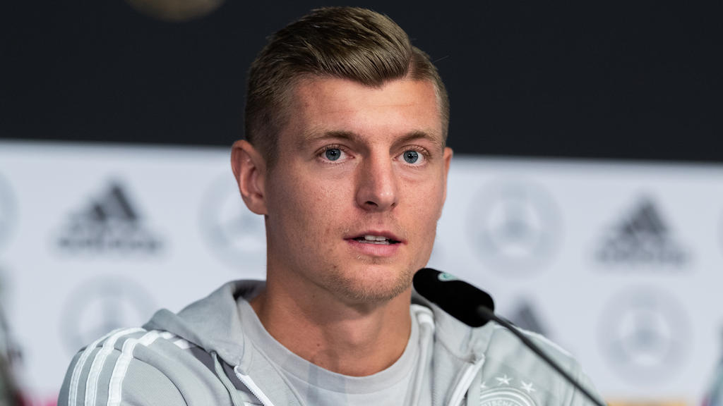 Toni Kroos nimmt Bundestrainer Joachim Löw in Schutz
