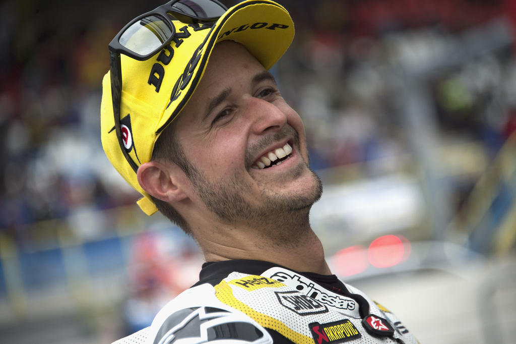 Thomas Lüthi fährt aktuell in der Moto2 für das CarXpert-Interwetten-Team Thomas Lüthi fährt aktuell in der Moto2 für das CarXpert-Interwetten-Team