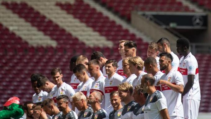 Dem VfB Stuttgart dohrt ein Heimspiel vor leeren Tribünen Dem VfB Stuttgart dohrt ein Heimspiel vor leeren Tribünen