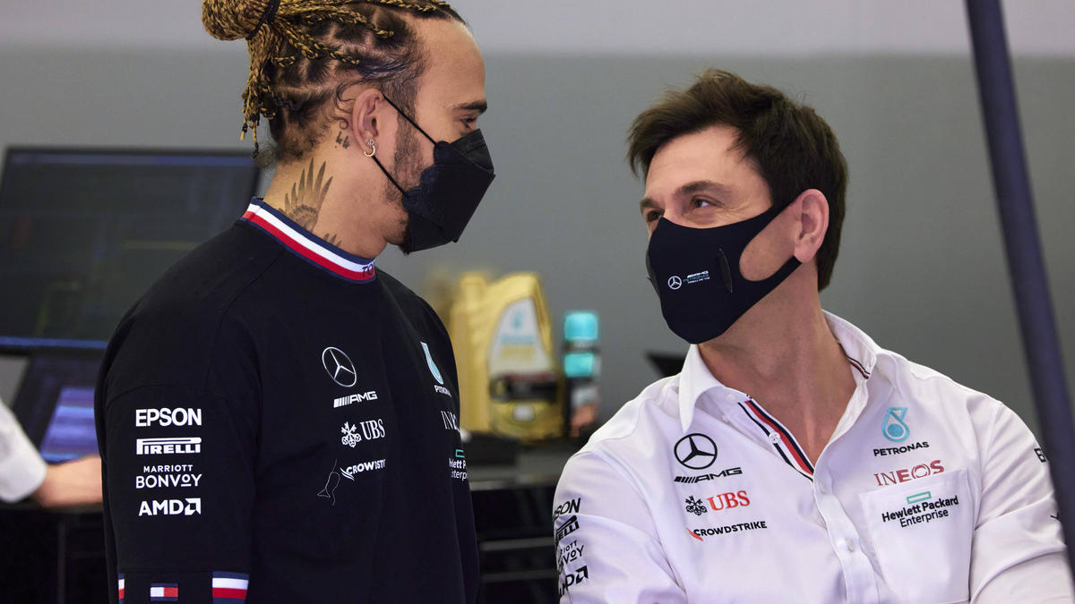 Formel-1-Coup für Lewis Hamilton (l.) und Toto Wolff Formel-1-Coup für Lewis Hamilton (l.) und Toto Wolff
