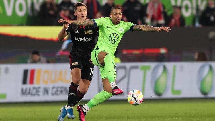 Lukas Nmecha (r)