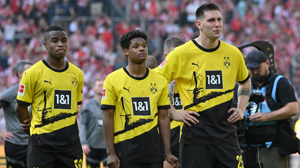 BVB-Juwel Julien Duranville (m.) droht eine lange Ausfallzeit BVB-Juwel Julien Duranville (m.) droht eine lange Ausfallzeit