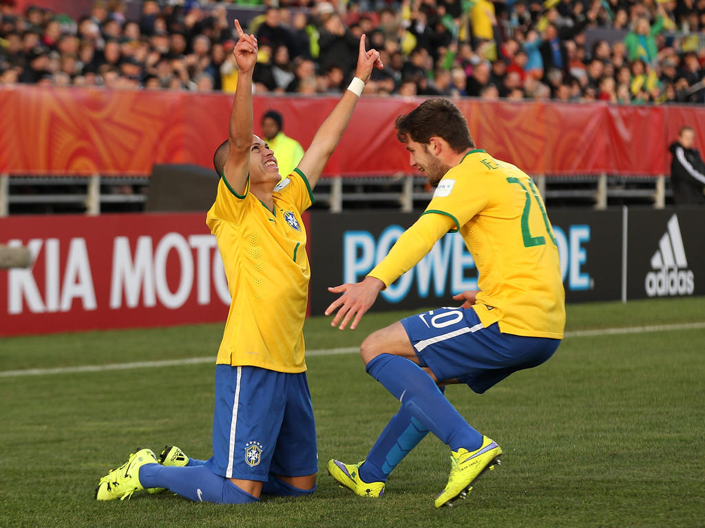 Marcos Guilherme cerró el festival de goles al tocar a la red un centro atrás de Boschilia. (Foto: Getty)