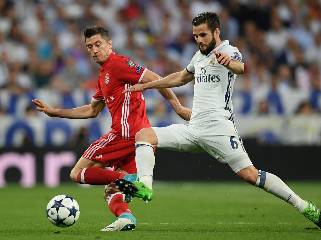 Real Madrid vs Bayern. Fonga UEFA Champions League rasmlar o'g'il bolalar uchun.