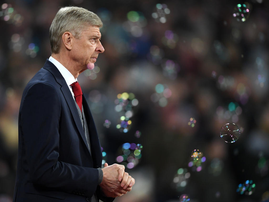 Arsenal-Coach Arsène Wenger droht in der englischen Premier League doppelter Ärger Arsenal-Coach Arsène Wenger droht in der englischen Premier League doppelter Ärger