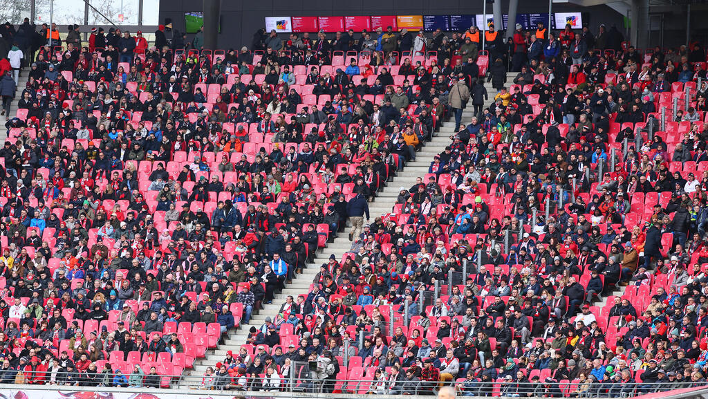 Bei RB Leipzig bleiben meist viele Sitze leer Bei RB Leipzig bleiben meist viele Sitze leer