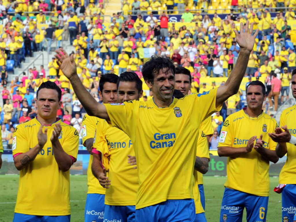 Juan Carlos Valerón recibió en su despedida el homenaje de la afición de la UD Las Palmas. (Foto: Imago)