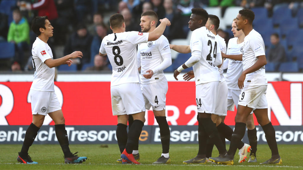 Eintracht Frankfurt setzt sich souverän gegen Hannover 96 durch