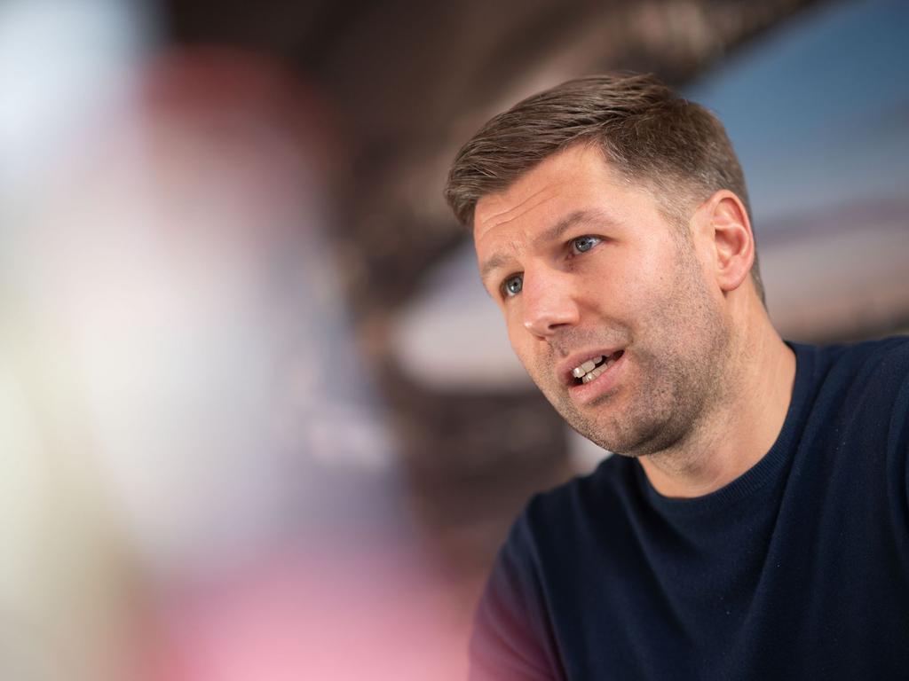 Ex-Nationalspieler Thomas Hitzlsperger ist bei der Fußball-WM 2022 in Katar als Experte im Einsatz Ex-Nationalspieler Thomas Hitzlsperger ist bei der Fußball-WM 2022 in Katar als Experte im Einsatz
