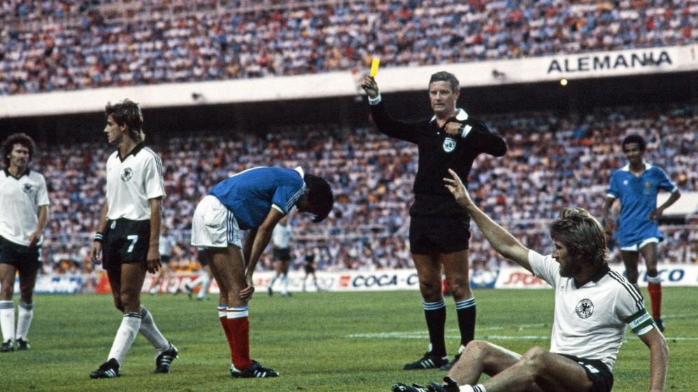 Schiedsrichter des WM-Halbfinales 1982: Charles Corver