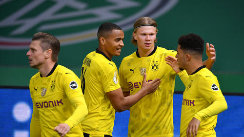 Lukasz Piszczek (l.) und Erling Haaland (2.v.r.) kicken (noch) gemeinsam beim BVB