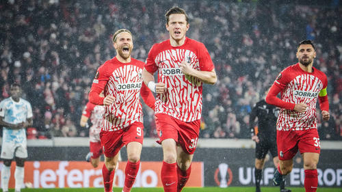 Highlights: Furioser SC Freiburg deklassiert Piräus